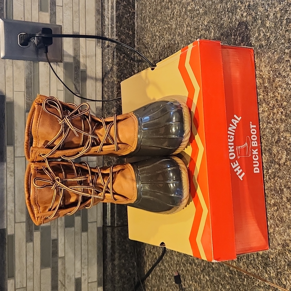 Original Duck Boots, Arianna Size 6 with Box